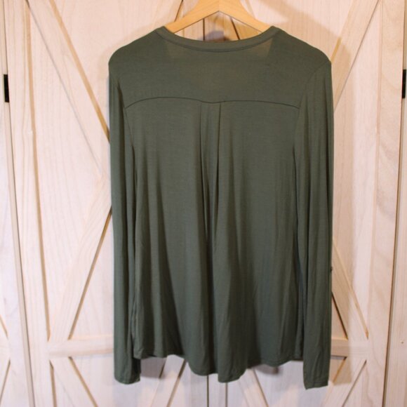 A New Day Green Button Front Henley Top- Size Medium - Picture 2 of 7
